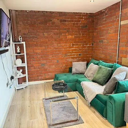 20 Percent Off Weekly - Contractors - 2 Bedroom - Sleeps 7 Bradford (West Yorkshire)
