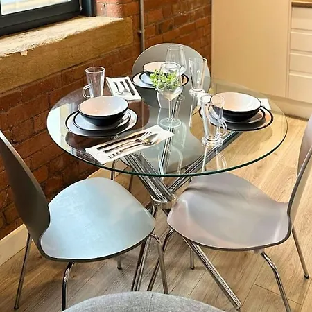 20 Percent Off Weekly - Contractors - 2 Bedroom - Sleeps 7 Apartment *