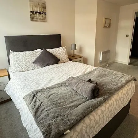 20 Percent Off Weekly - Contractors - 2 Bedroom - Sleeps 7 Apartment *